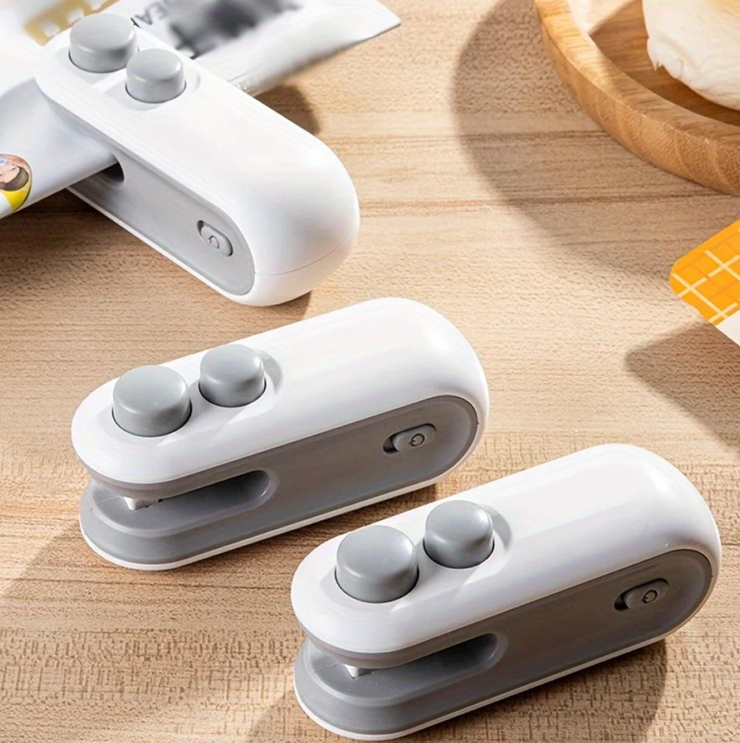 Portable sealing machine